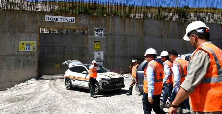 Ardahan Valisi Çiçek, Ilgar Tüneli İnşaatını İnceledi