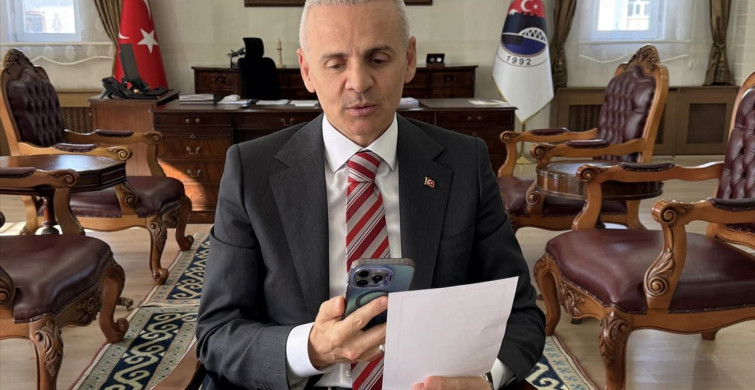 Ardahan Valisi Çiçekli, Bebek Sahibi Aileleri Tebrik Ediyor