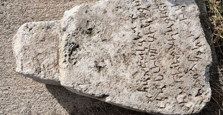 Ardahan'da Bulunan Aramice Yazıt Kars Müzesi'nde İnceleniyor