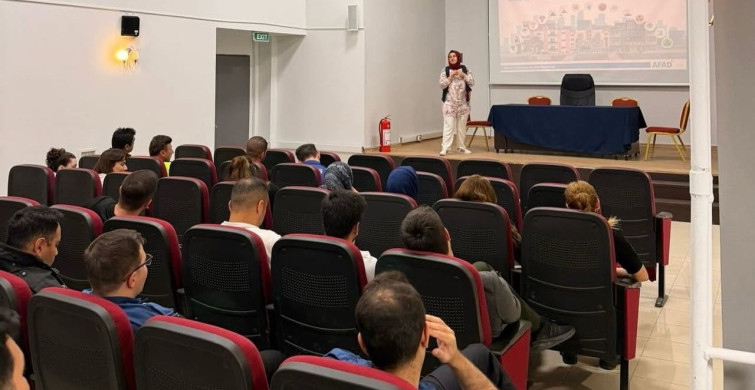 Ardahan'da emniyet personeline afet farkındalık eğitimi verildi