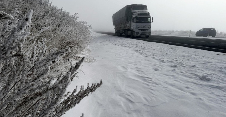 Ardahan'da Görüş Mesafesini Düşüren Sis Etkili Oluyor