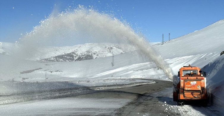 Ardahan'da Karla Mücadele Çalışmaları Devam Ediyor