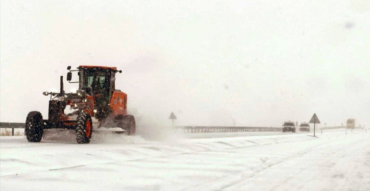 Ardahan'da Türkgözü-Posof-Damal Yolu Kar Nedeniyle Kapandı