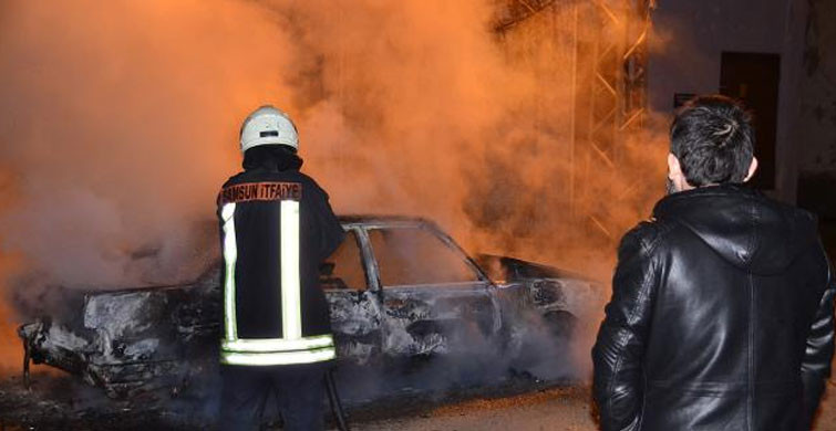 Arıza Yapan Aracına Sinirlendi Benzin Döküp Ateşe Verdi