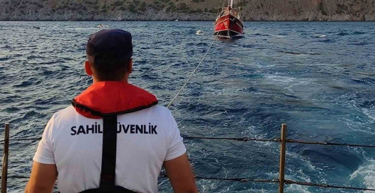 Arızalanan yat sahil güvenlik ekipleri tarafından kurtarıldı
