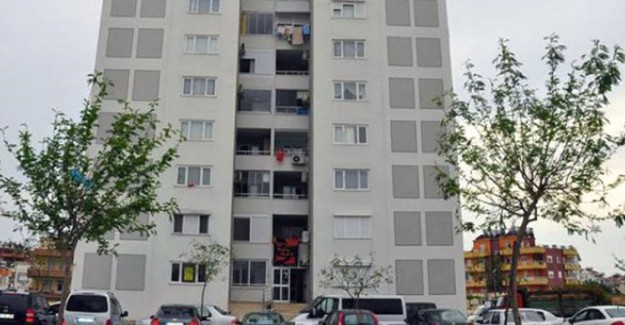 Arkadaşına Biraz Bekle Diyen Adam, 8'inci Kattan Atladı