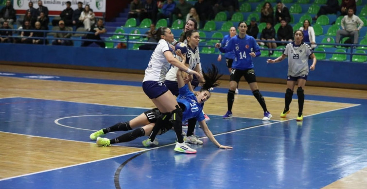 Armada Praxis Yalıkavakspor, İstanbul Zaferiyle Dönüyor