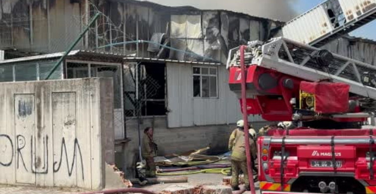Arnavutköy’de sünger fabrikasında çıkan yangın 3 saatte kontrol altına alındı