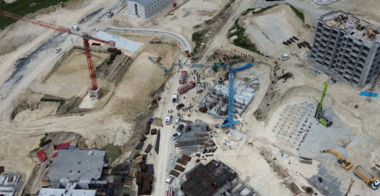 Arnavutköy'de Vinç Devrilmesi: 2 İşçi Ağır Yaralı