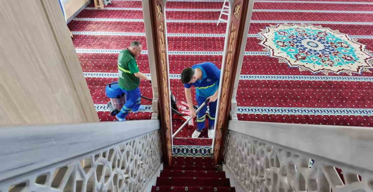 Arnavutköy'deki Camiler Kurban Bayramı'na Hazır