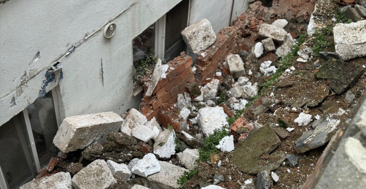 Arnavutköy'deki İstinat Duvarı Çöktü