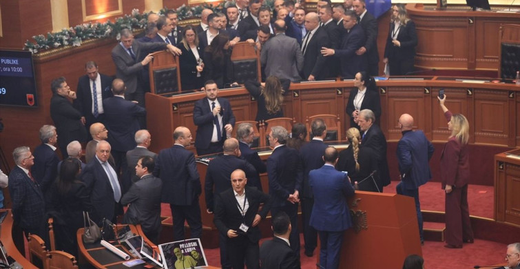 Arnavutluk Meclisi'nde Gergin Anlar: Başbakan Yardımcısı Balluku'nun Göreve İadesi Tartışmaya Neden Oldu