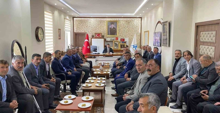 Arpaçay'da Muhtarlarla Değerlendirme Toplantısı Gerçekleşti