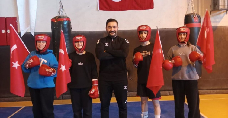 Arpalı'dan 4 sporcu Türkiye boks şampiyonası finallerine katılacak