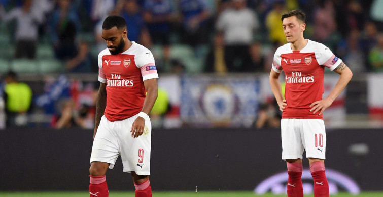 Arsenal'de Alexandre Lacazette Mesut Özil Krizi Yaşıyor!
