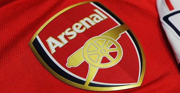 Arsenal'e Yunan Stoper! Anlaşma Çok Yakın