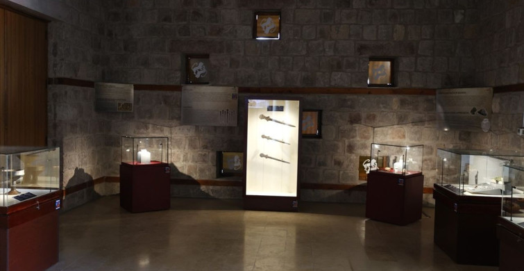 Arslantepe'deki 5.500 Yıllık Kılıçlar Tarihe Işık Tutuyor