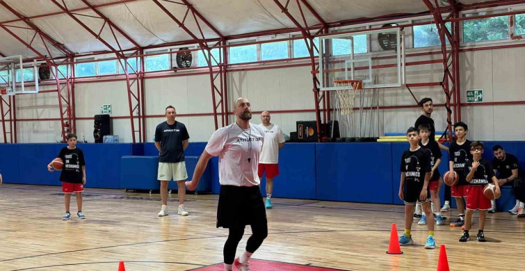 Arturas Milaknis Genç Basketbolcularla Ankara'da Buluştu