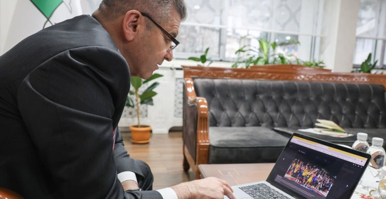 Artvin Valisi Turan Ergün Anadolu Ajansı'nın Oylamasına Katıldı