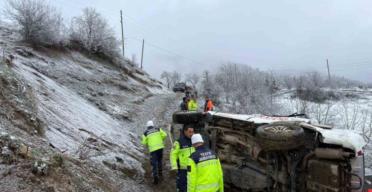 Artvin'de Ambulans Uçuruma Yuvarlandı: 1 Ölü, 4 Yaralı