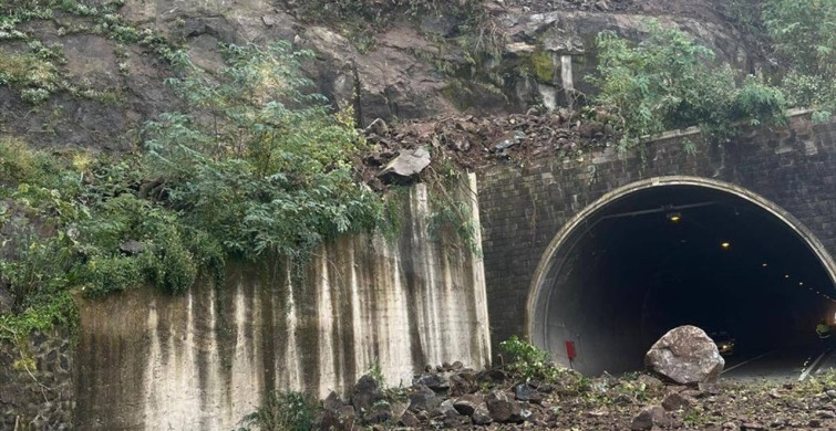 Artvin'de Heyelan Sonrası Kapalı Olan Sınır Kapısı Karayolu Yeniden Açıldı