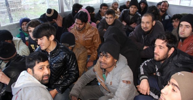 Artvin'de Kaçak Yollarla Ülkeye Girmeye Çalışan 23 Kişi Yakalandı!