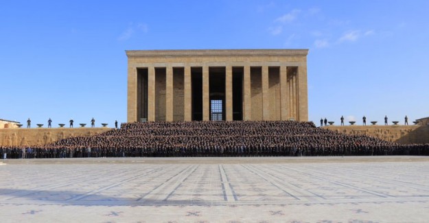 ASELSAN Kuruluş Yıl Dönümünde Tam Kadro Anıtkabir'de!