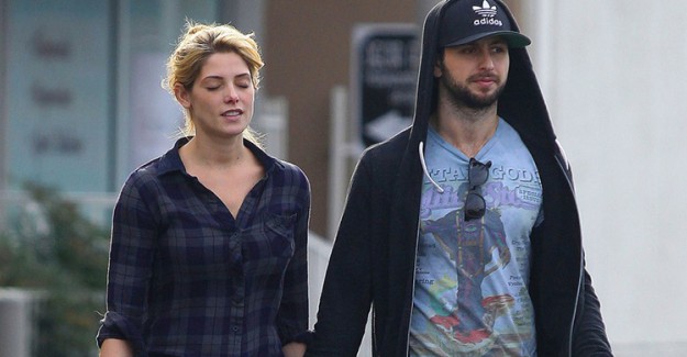 Ashley Greene Sade Bir Tören İle Evlendi
