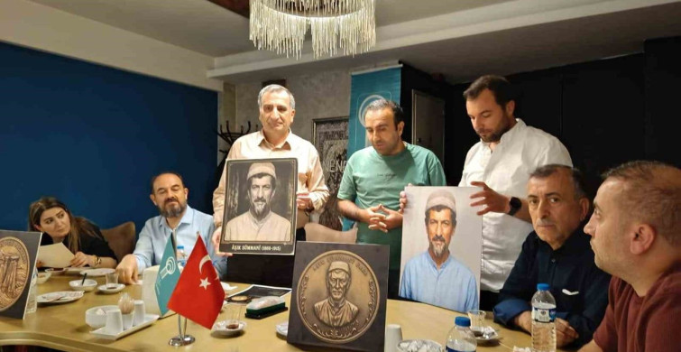 Âşık Sümmani Baba’nın gerçeğe en yakın rölyefi ve hatıra madalyonu tanıtıldı