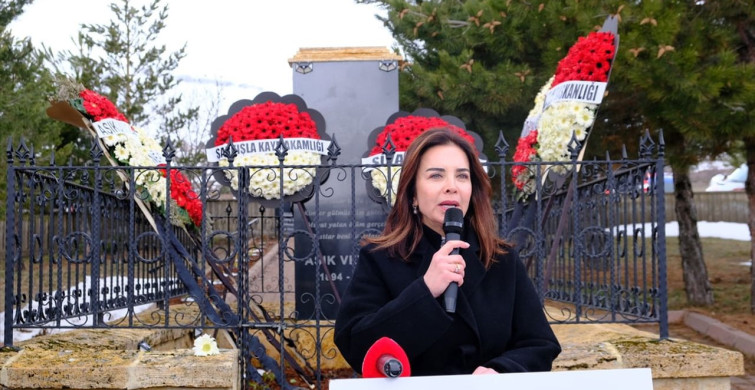 Aşık Veysel Vefatının 53. Yılında Sivas'ta Anıldı