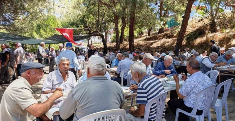 Asırlık gelenek Dutluca'da binlerce kişiyi aynı sofrada buluşturdu
