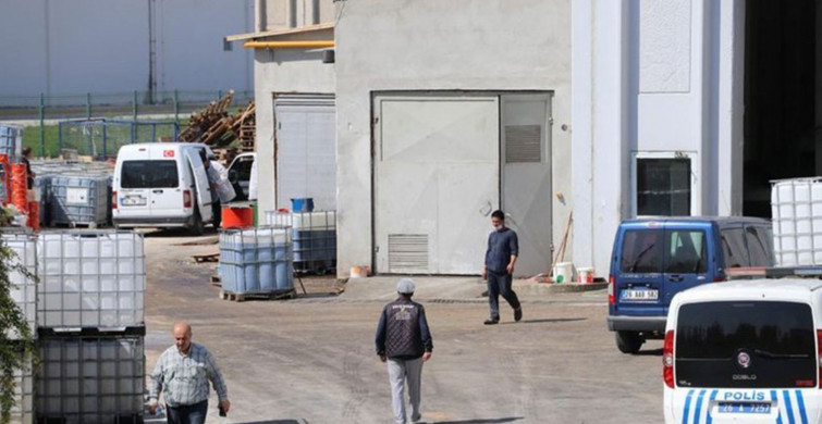 Asit Kuyusunda Facia! Fabrika Sahibi Düştü İşçiler Kurtarmaya Çalıştı