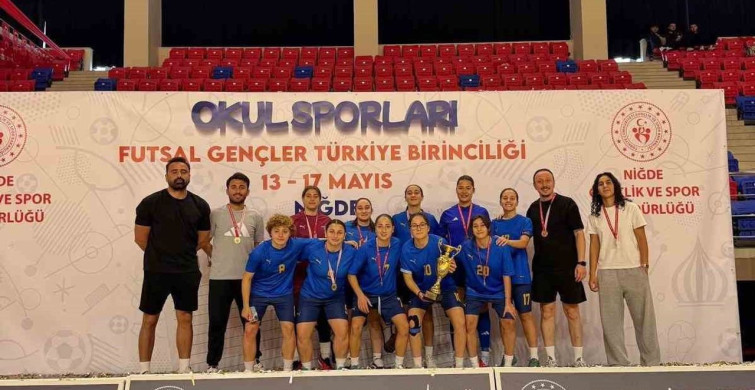 Asiye Ağaoğlu Anadolu Lisesi Kız Futsal Takımı Türkiye Şampiyonu