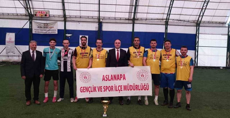 Aslanapa'da Kurumlar Arası Futbol Turnuvası Tamamlandı