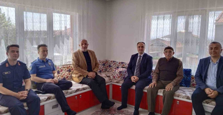Aslanapa'da Şehit Aileleri ve Gazilere Bayram Ziyareti
