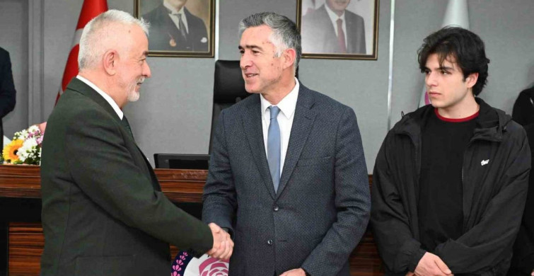 Aslı Derbent Özkan Lisesi Öğrencileri Belediye Meclisi'nde