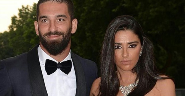 Aslıhan Doğan Arda Turan'ın Annesine Destek Oldu