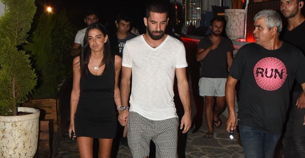 Aslıhan Doğan, Eşi Arda Turan ve Berkay Kavgası Hakkında Çarpıcı Açıklama
