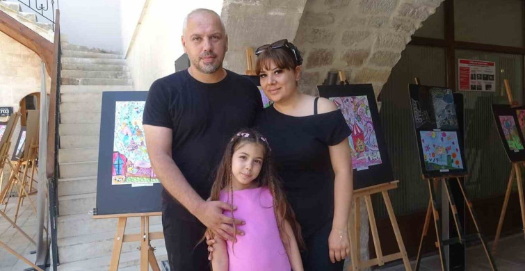 Asya Alyanak, 62 madalya kazanarak kişisel resim sergisini açtı