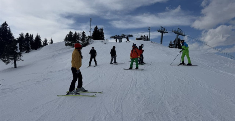 Atabarı Kayak Merkezi Kış Tatilcilerini Ağırlıyor