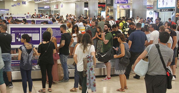 Atatürk Havalimanı'nda Seçim Trafiği