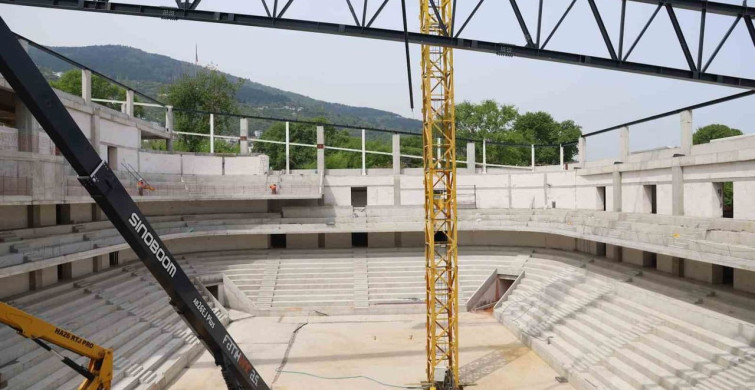 Atatürk Spor Salonu'nda İnşaat Hız Kesmeden Devam Ediyor