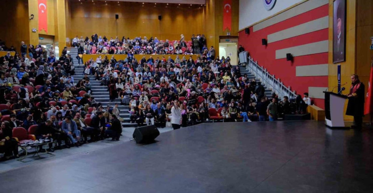 Atatürk Üniversitesi İletişim Fakültesi Mezuniyet Töreni Coşkuyla Gerçekleşti