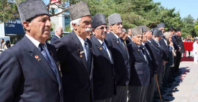 Atatürk’ün Erzincan’a gelişinin 107’nci yılı dolayısıyla tören düzenlendi