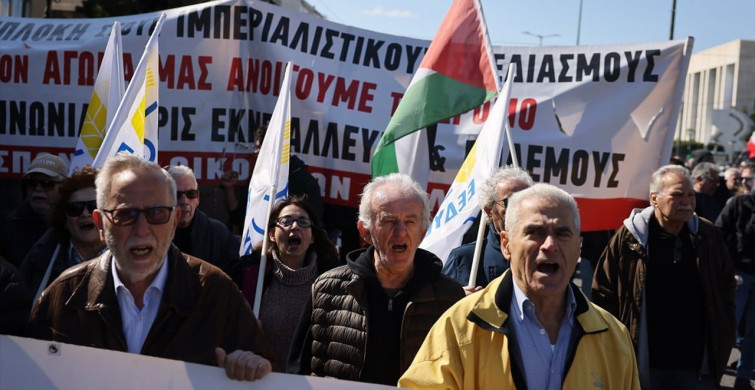 Atina'da İran'a Yönelik Saldırılara Protesto