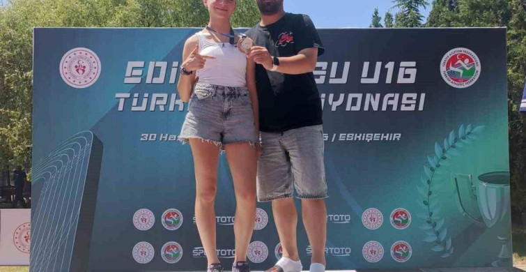 Atlet Alya Gül Keskin, U16 Türkiye şampiyonu oldu