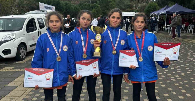 Atletizmde Tarihi An: 4 Kız Kardeş Kürsüde
