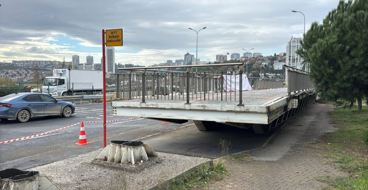 Avcılar'da Hasar Gören Üst Geçit Söküldü