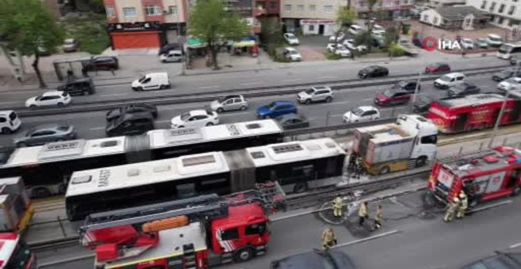 Avcılar'da Metrobüste Yangın: Yangın Hızla Söndürüldü