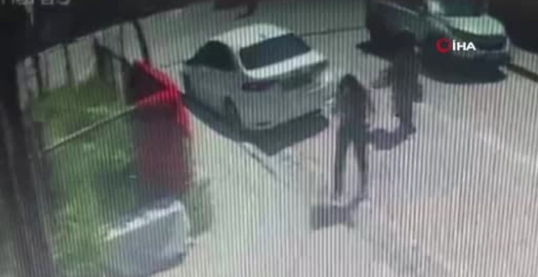 Avcılar'da Trafik Kazası: Otomobil Yayaya Çarparak İnşaat Boşluğuna Düştü